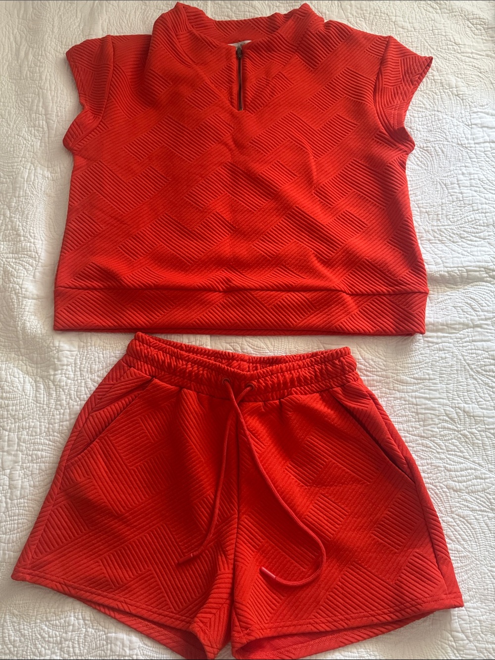 Red Chevron Textured Crop Top & Shorts Set - Women's Two-Piece